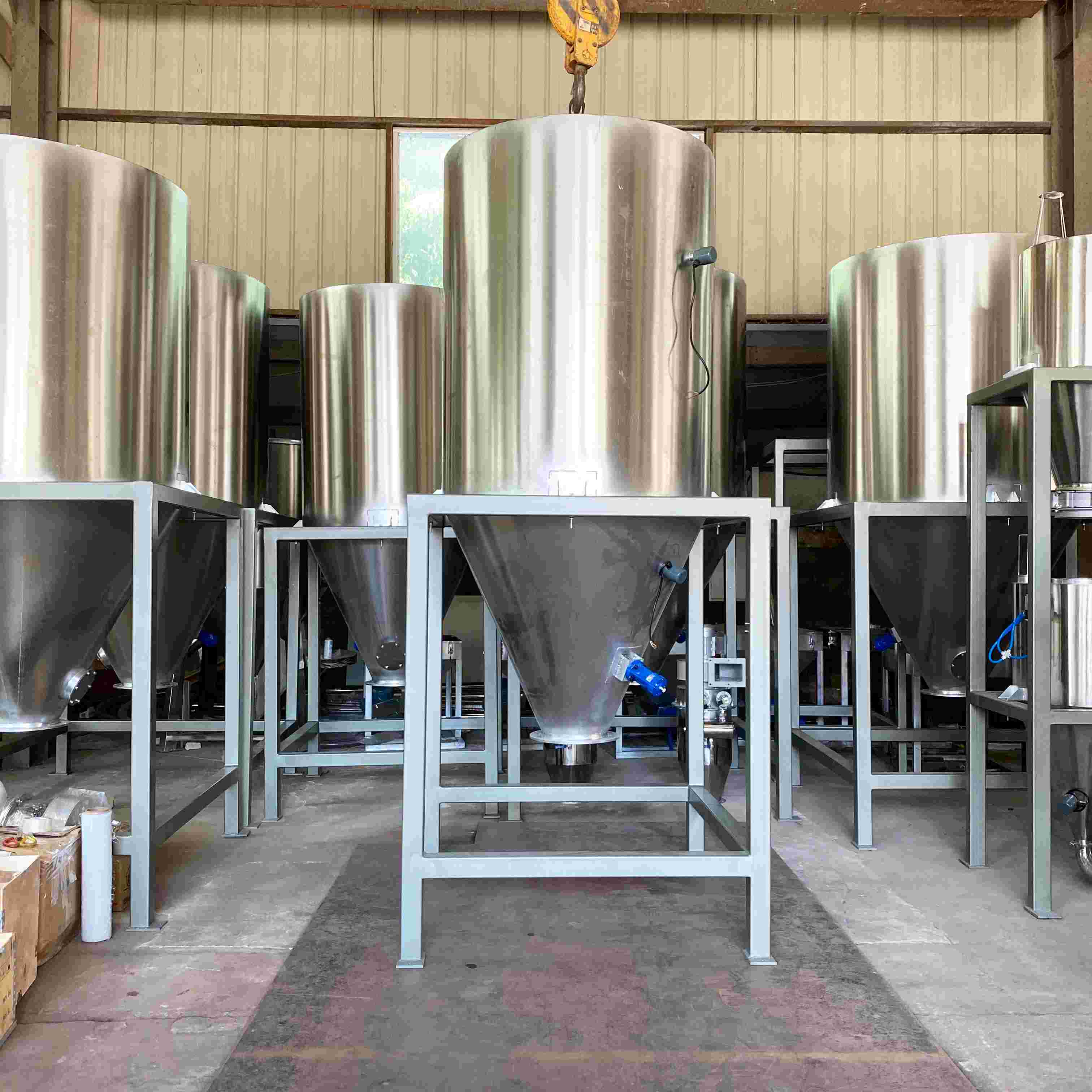 Plastic raw material silo stainless steel