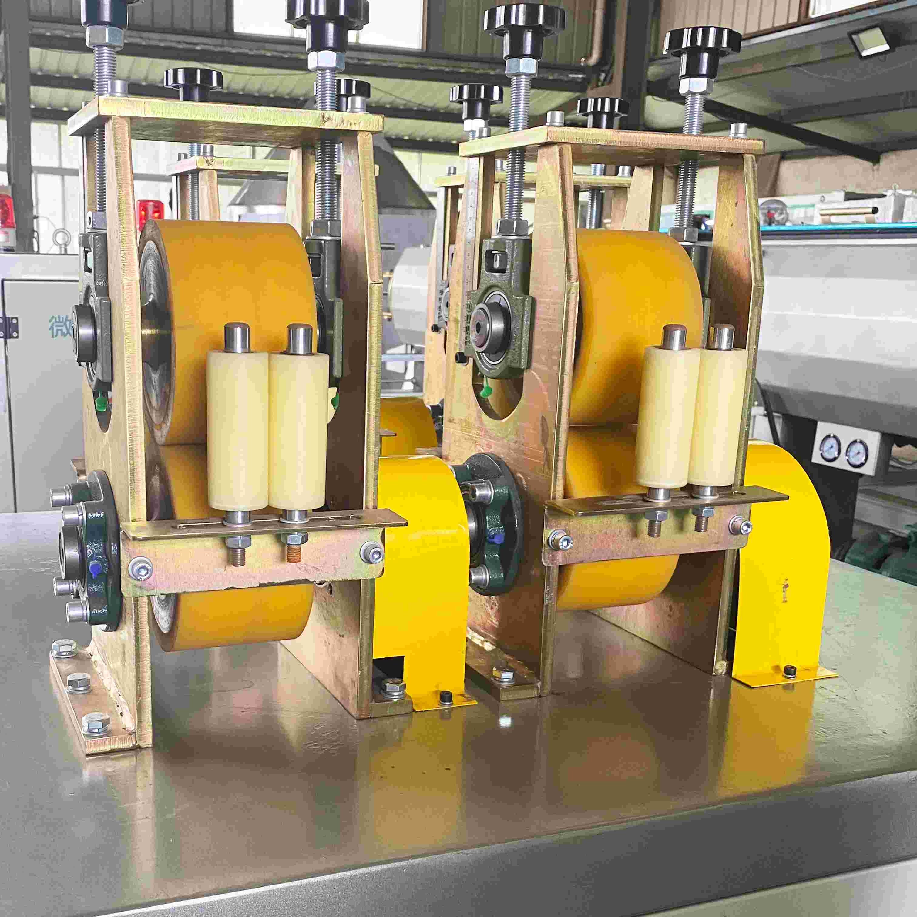 capillary tube extrusion line roller traction