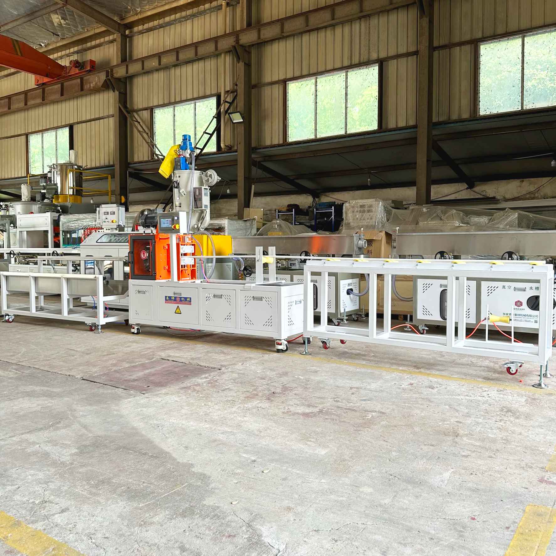 PP/PPR/PPS/PE/PPH/PVDF pipe Chip-free fixed length cutting machine production line With automatic feeding and discharging