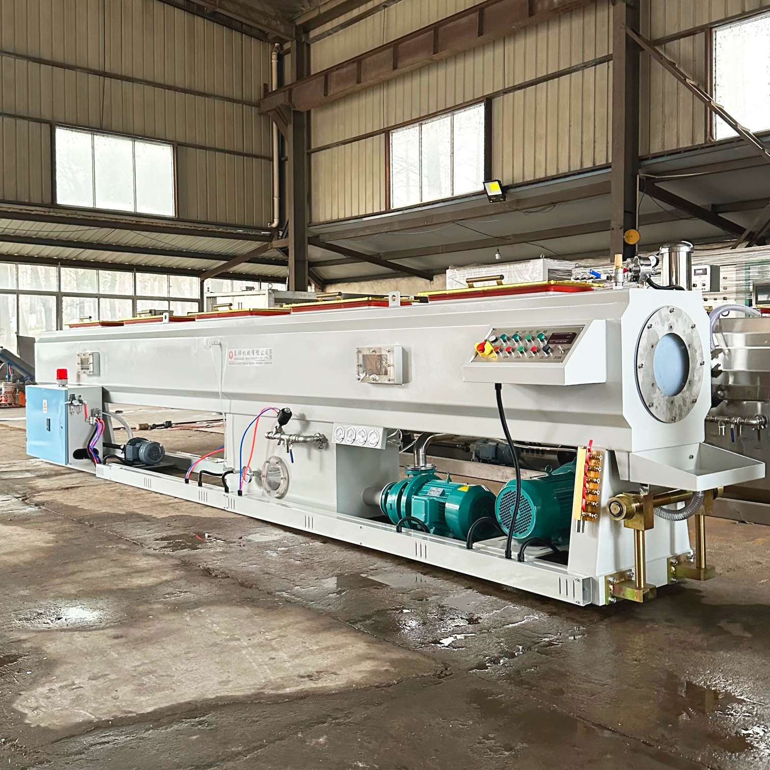 PVC pipe extrusion line vacuum calibration forming tank