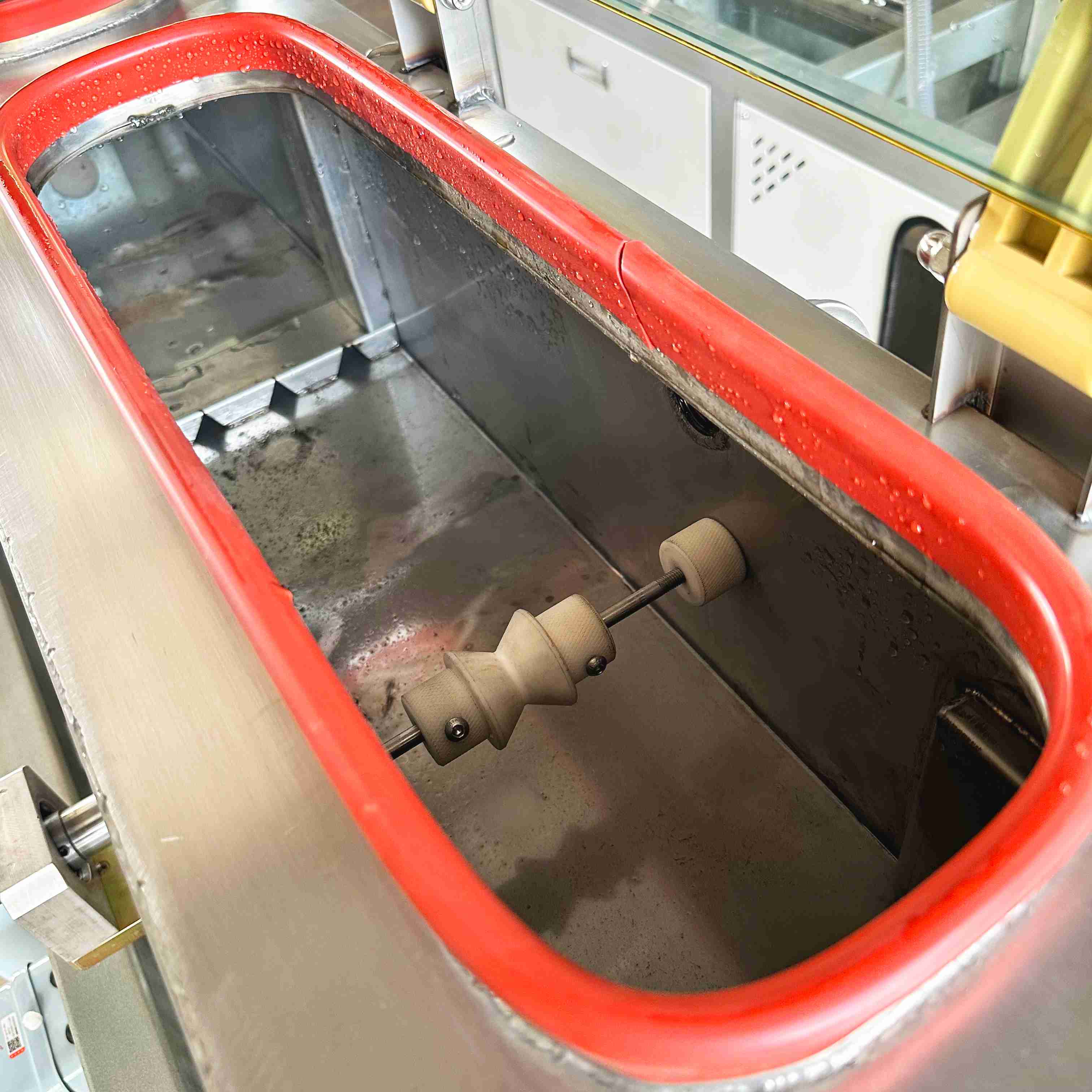 1.5m customized stainless steel TPE TPR pipe Vacuum water cistern Machine