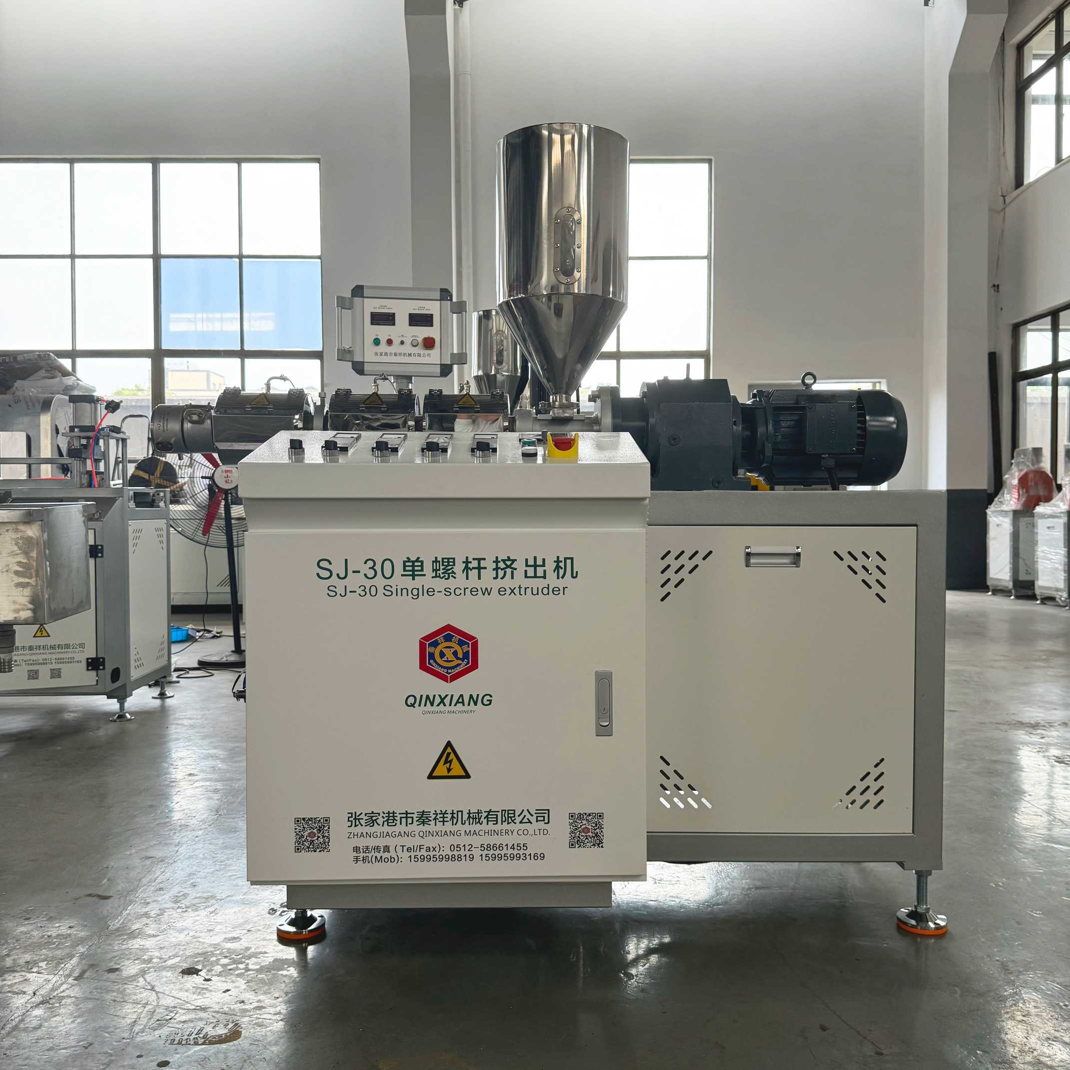 Lab-scale granulators for homogeneous granulation lab scale wire drawing granulator extruder