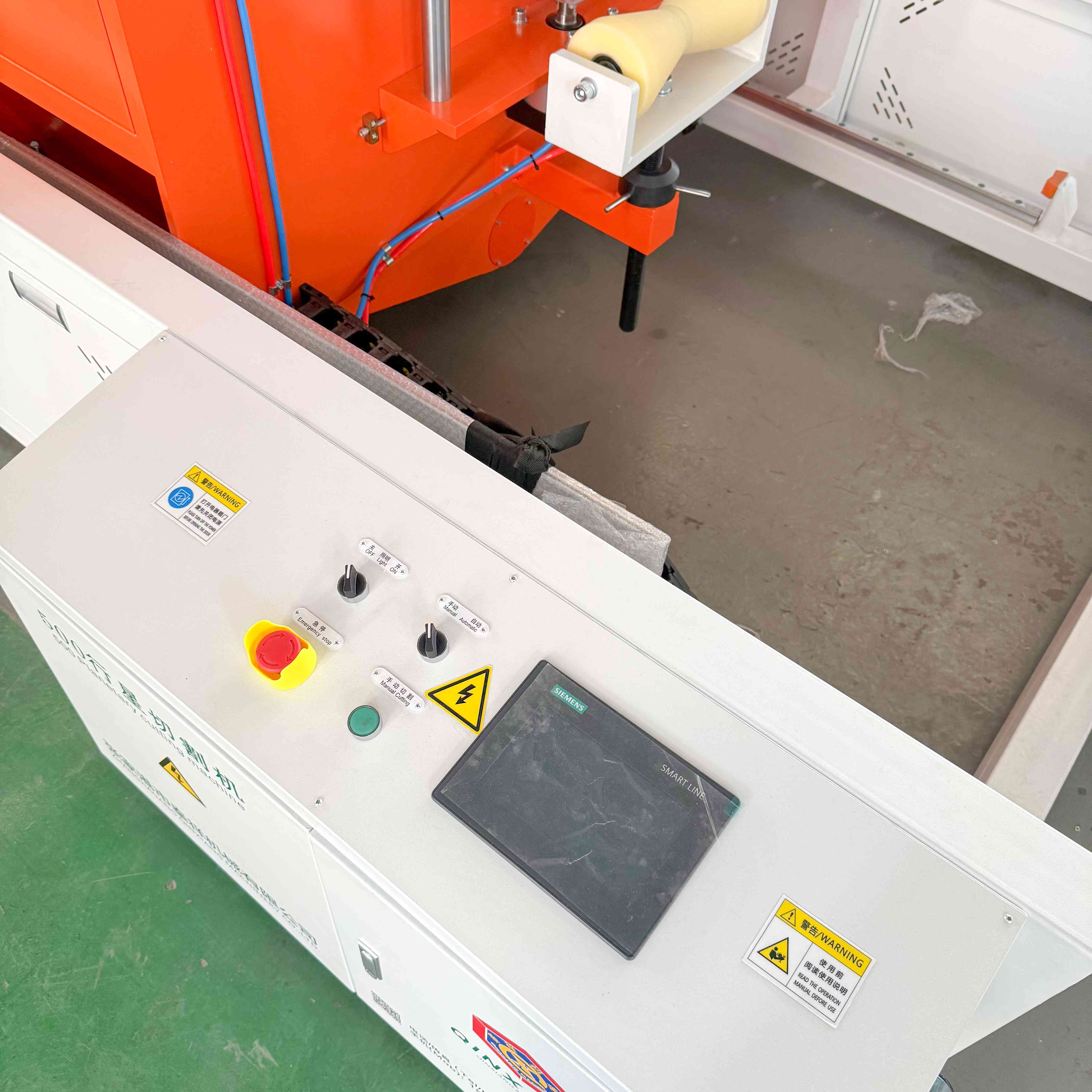 ម៉ាស៊ីនកាត់បំពង់ PVC ចំនួន 500 អេក្រង់ប៉ះអេក្រង់