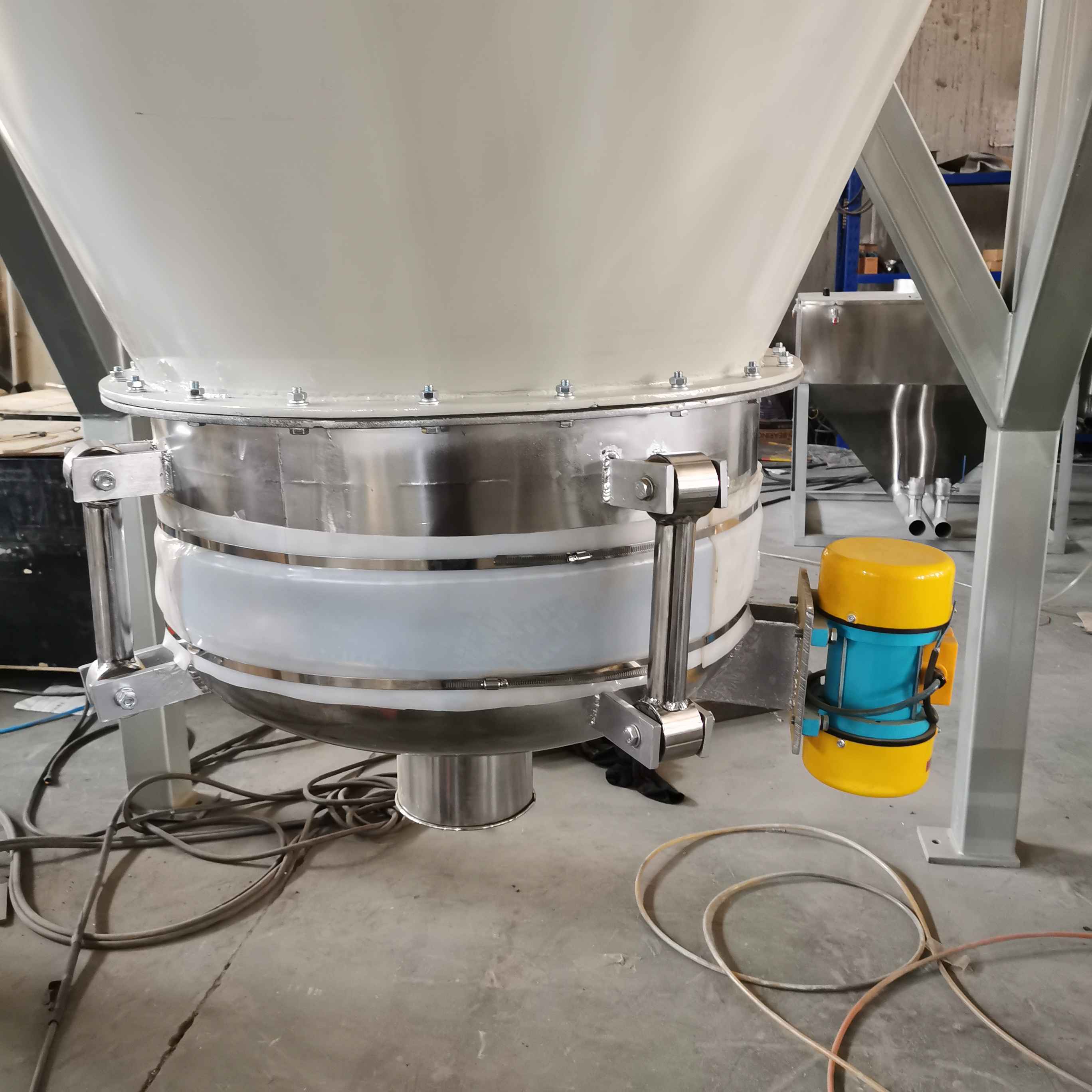 Plastic raw material silo Vibrating feeding hooper