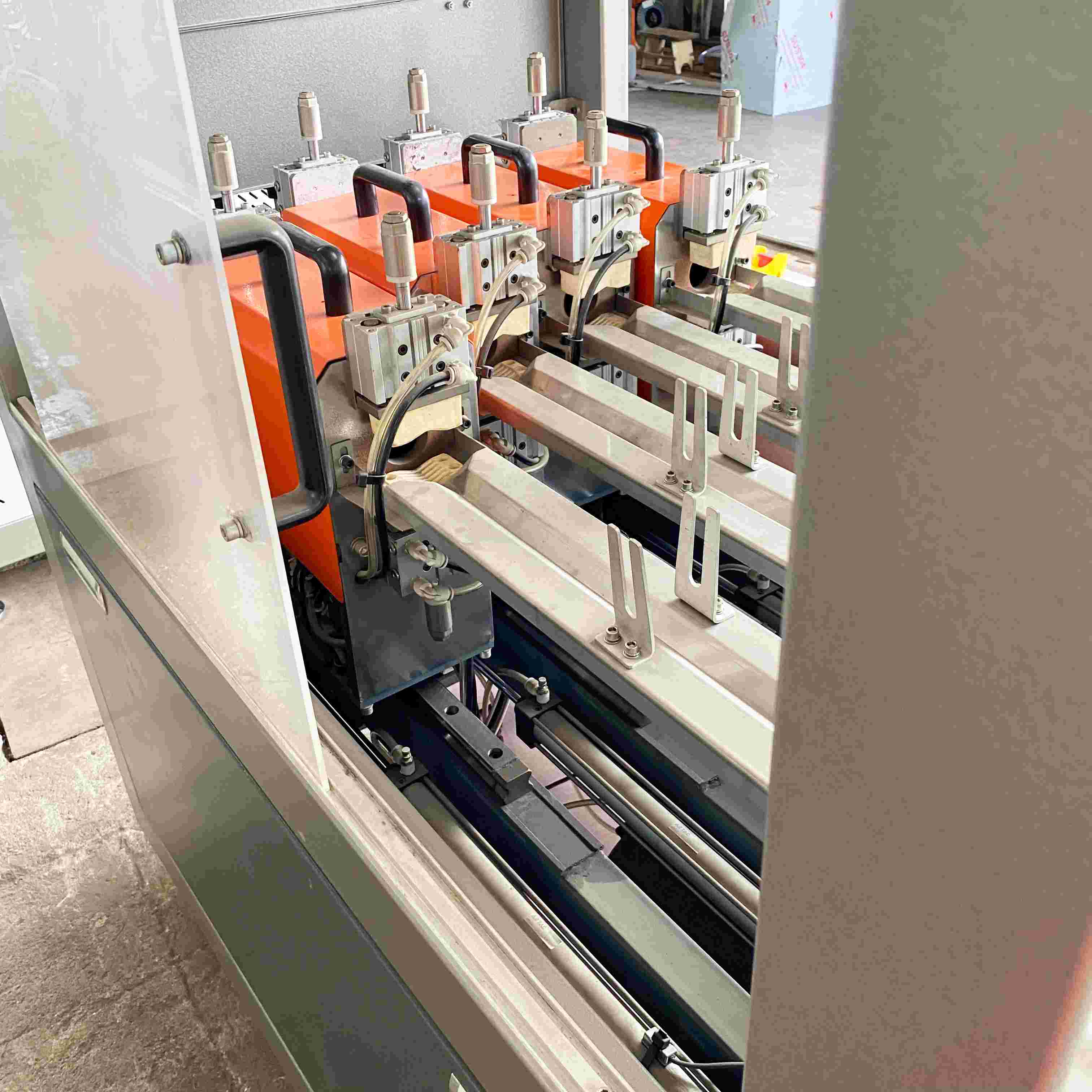 PVC threading pipe extrusion line cutter manufacture