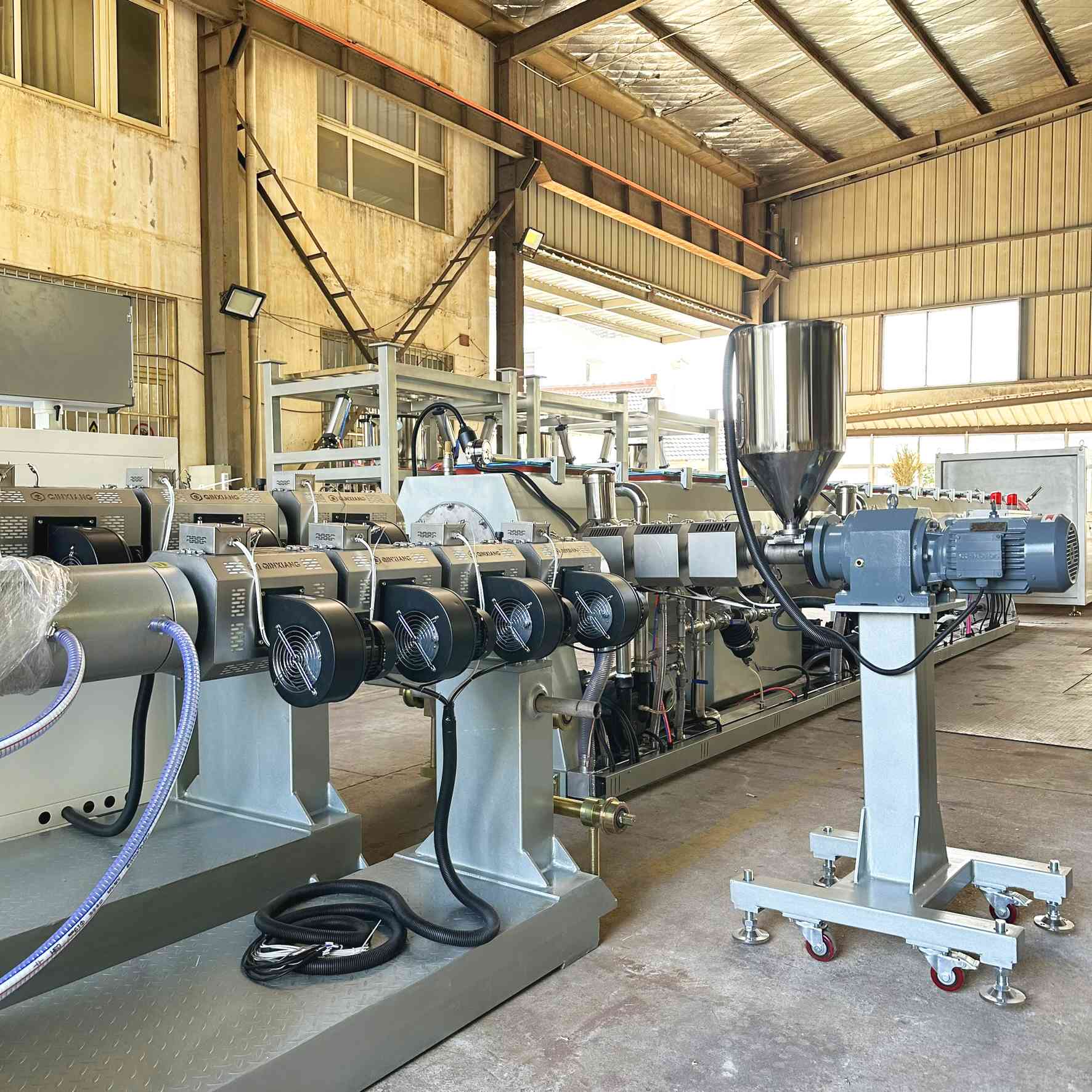 Plastic 315PE drainage water pipe extrusion line co-extruder