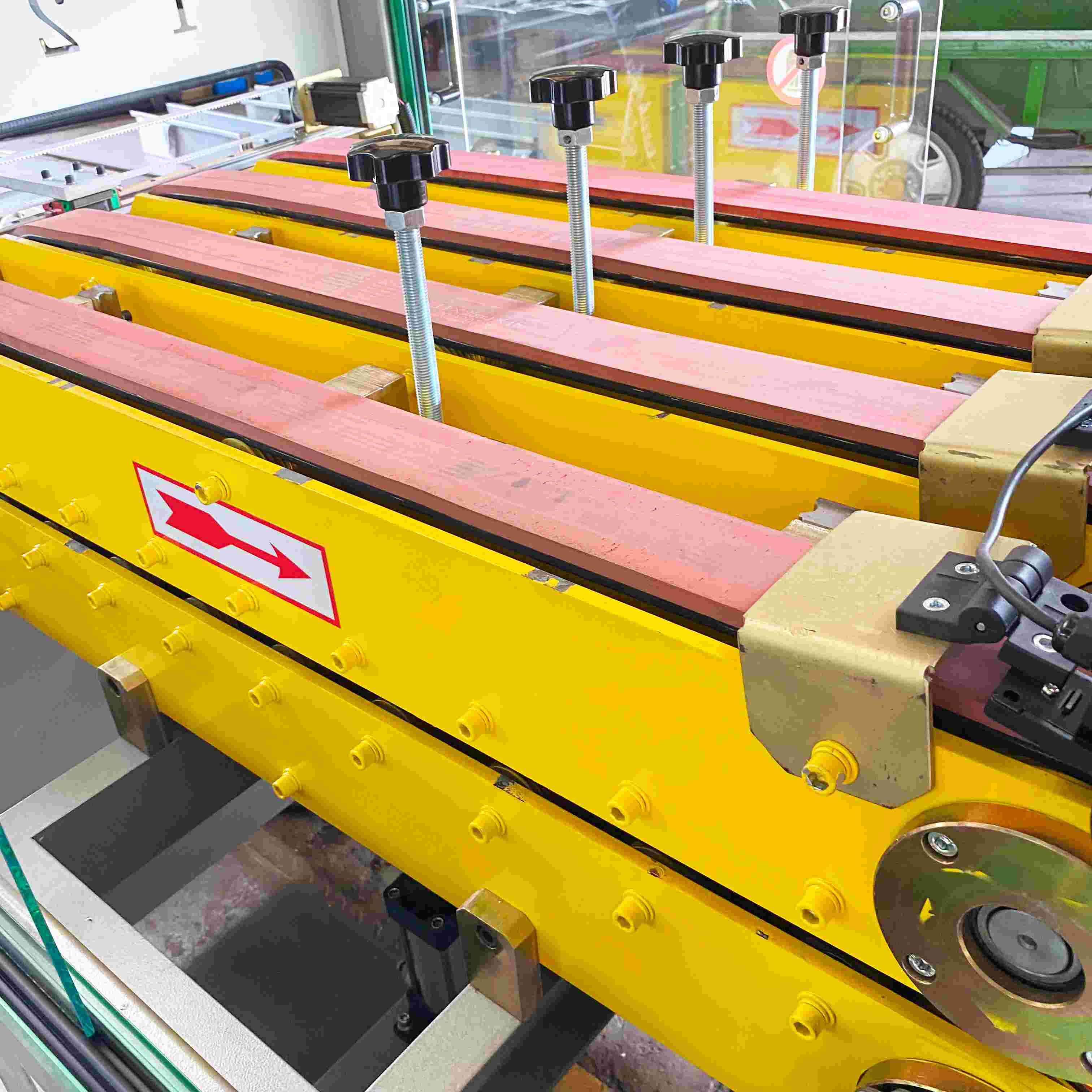 PVC threading pipe extrusion line belt haul off machine china