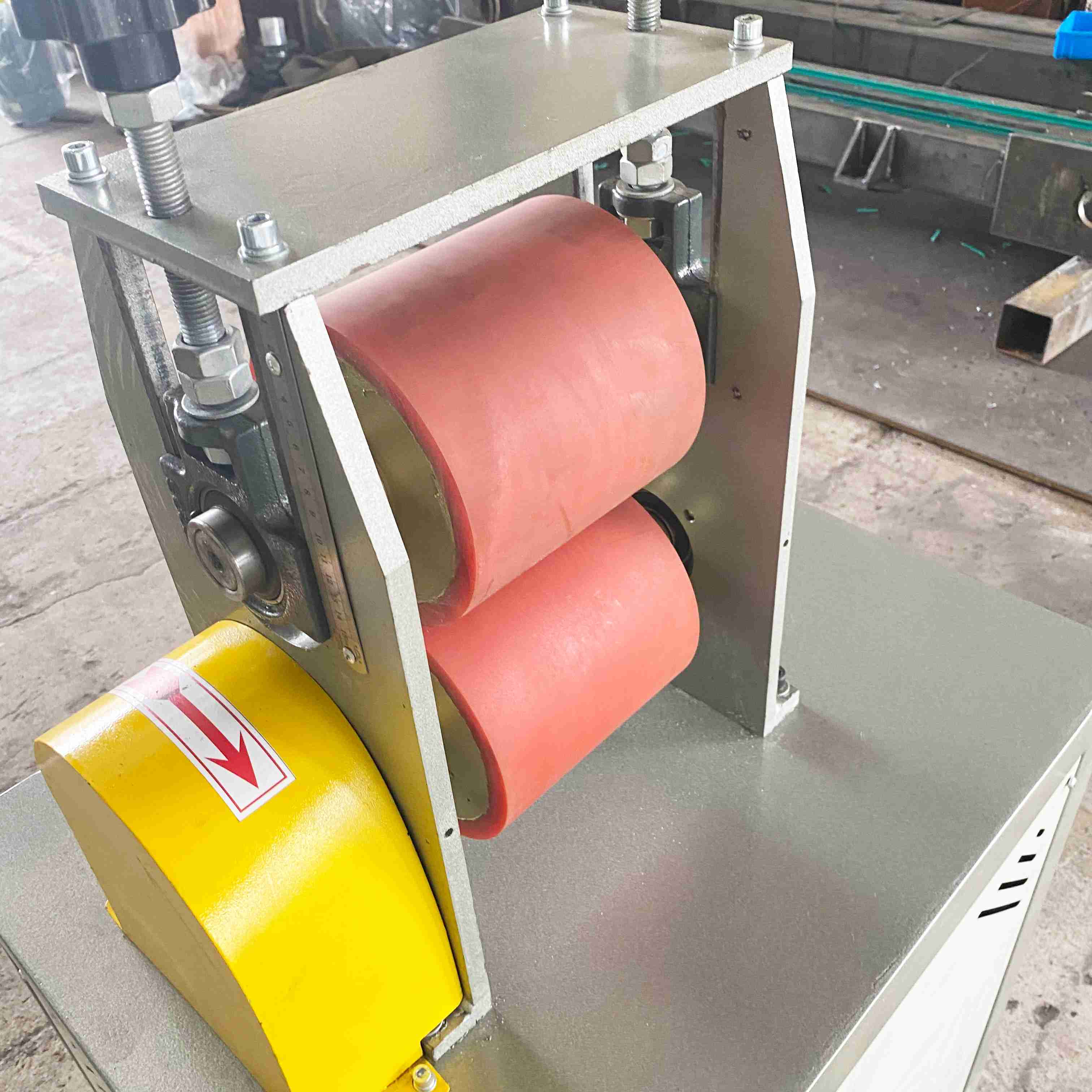 PVC edge strip roller hauling off machine