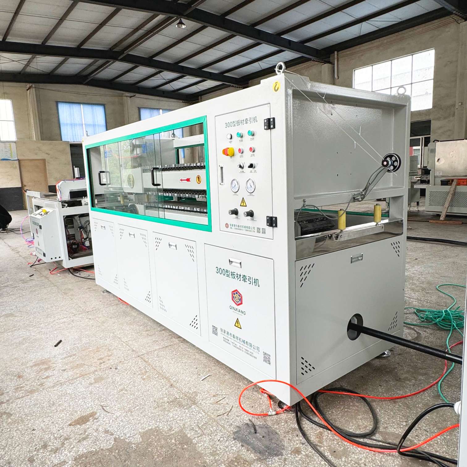 solid-hollow-solar-backing-extrusion-macking-machine10